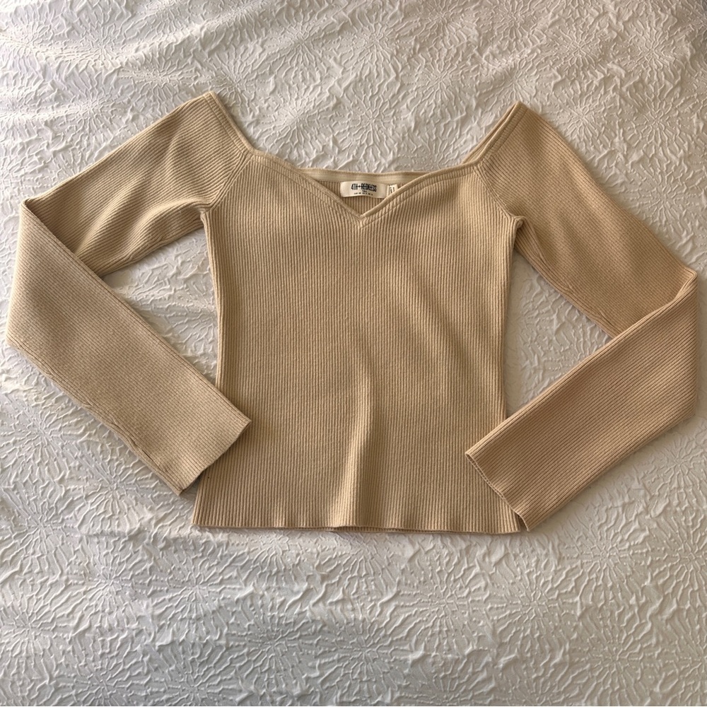 Cream ribbed sweater size US 6 TALL